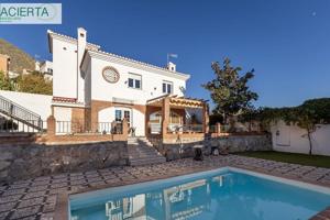Chalet con vistas increíbles en Cenes de la Vega. photo 0