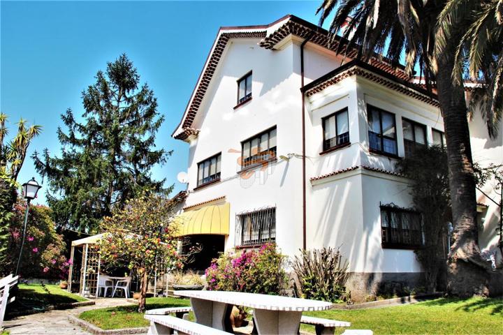 Unifamiliar En venta en Ferrol photo 0