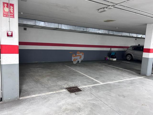 Parking En alquiler en Fene photo 0