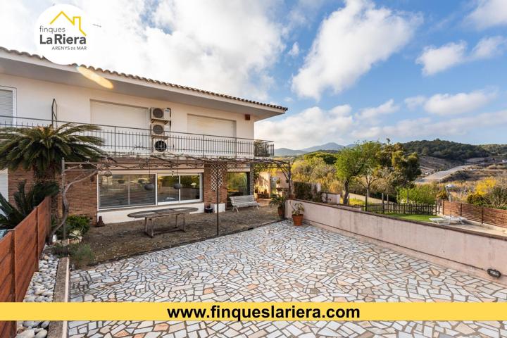 CHALET ADOSADO CON IMPRESIONANTES VISTAS AL MAR photo 0