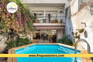 CASA MUY CÉNTRICA Y DE ESPLÉNDIDAS DIMENSIONES !! photo 0