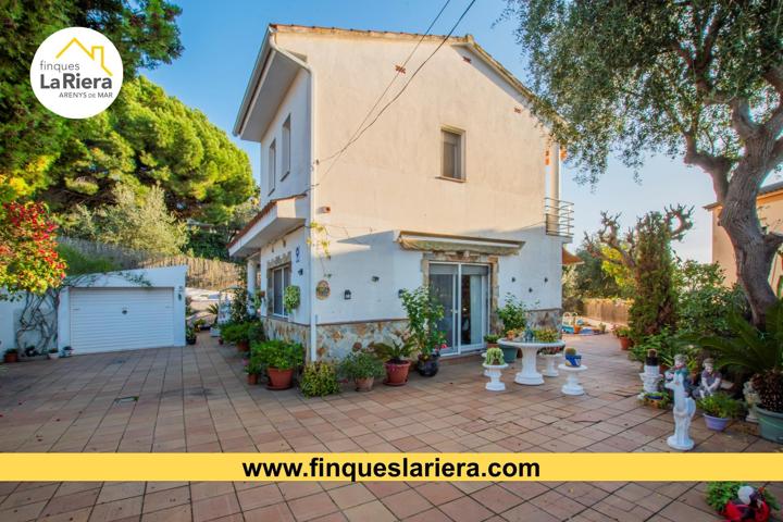 PRECIOSA TORRE CON UN TERRENO DE 400 M2 Y PISCINA. photo 0