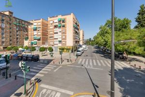 Local con vivienda en Avda. Cadiz photo 0