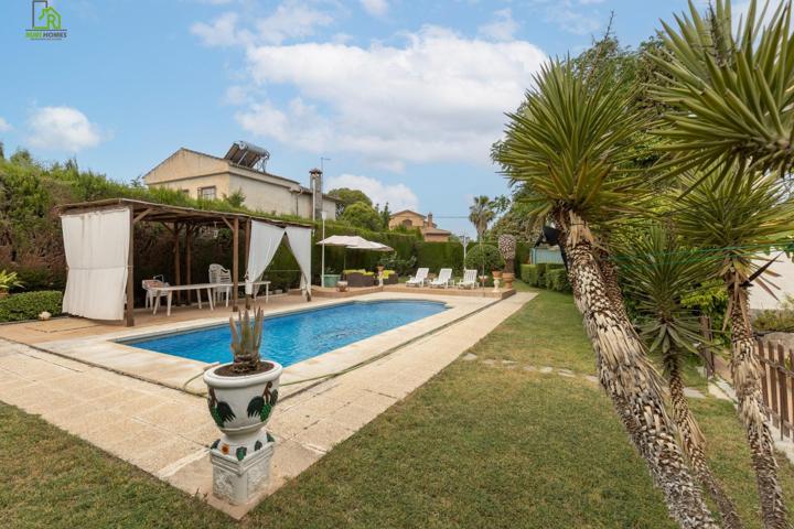 Chalet con piscina en Urbanización Suspiro del Moro- Otura photo 0