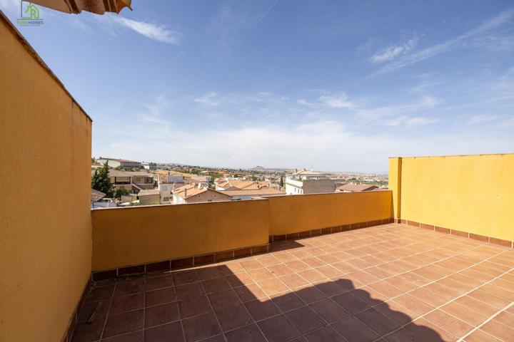 Ático con terraza en La Zubia y plaza de garaje photo 0