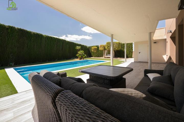 EXCLUSIVO CHALET EN OTURA photo 0