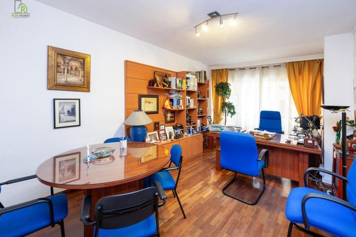 Piso en Plaza de Menorca con plaza de garaje y trastero. photo 0