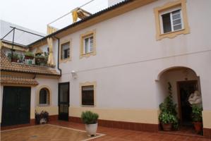 Gran casa en la bonita zona de Córdoba cerca de la iglesia de San Lorenzo photo 0