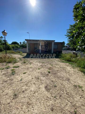 ZONA AEROPUERTO - Parcela de 850m con casa en construcción, a falta de tabiquería y revestimientos. photo 0