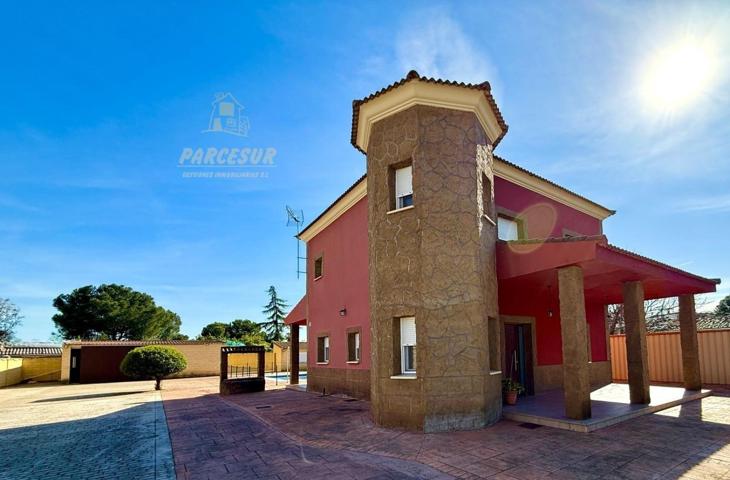 VILLARRUBIA !! CHALET HIPOTECABLE DE 1500 METROS photo 0