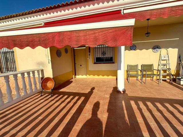 Casa de alquiler en Cuevas Bajas, Córdoba. photo 0