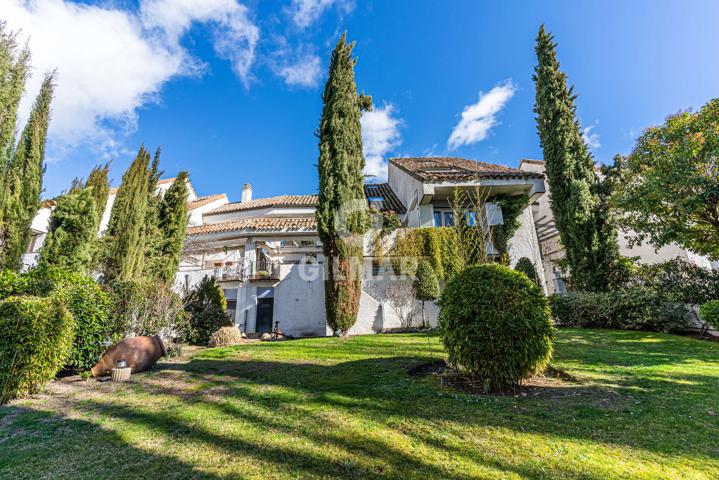 Chalet - Chalet Pareado - El Golf photo 0