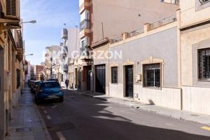 CASA INDEPENDIENTE CON GARAJE Y TERRAZA EN PLAZA DE TOROS photo 0