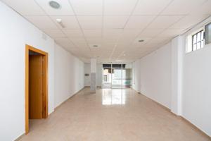 Local comercial en pleno centro de Armilla photo 0