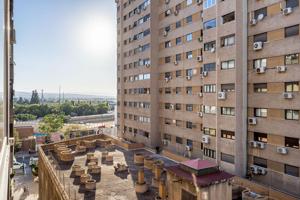 GRAN PISO ENTRE ARABIAL Y CAMINO DE RONDA photo 0