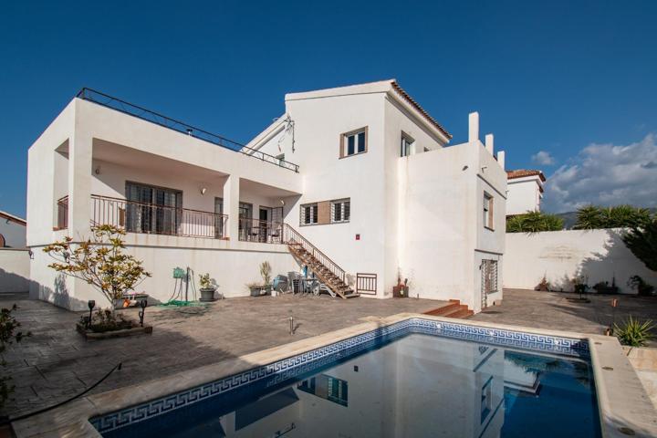 Chalet en los altos de La Zubia con parcela de 751 m2 photo 0