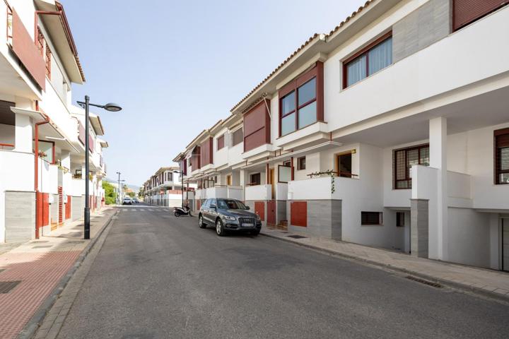 !! IMPRESIONANTE VIVIENDA JUNTO CENTRO COMERCIAL NEVADA !! photo 0