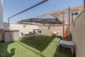 Atractivo Adosado en Belicena con Patio, Garaje y Piscina Comunitaria photo 0