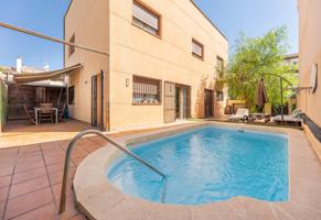 Amplio Chalet con Piscina en Santa Fe. photo 0