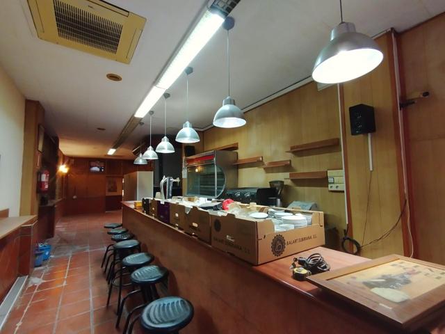 ¡Oportunidad única! Local en venta en Olesa de Montserrat - Ideal para bar, cafetería o kebab photo 0