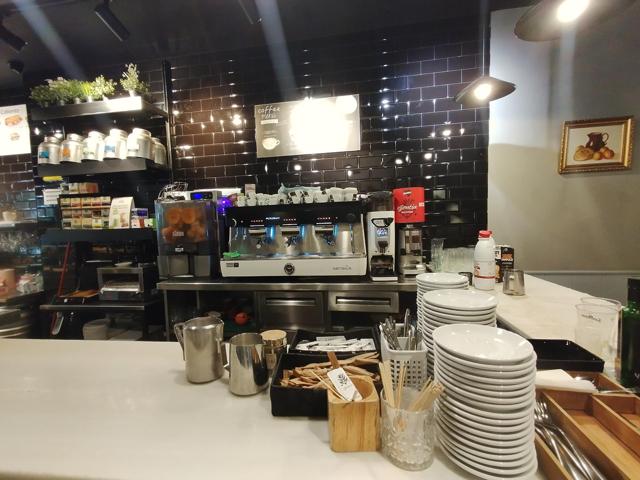 ¡SE TRASPASA CAFETERÍA EN FUNCIONAMIENTO EN EL CENTRO DE BARCELONA! 🌟 photo 0