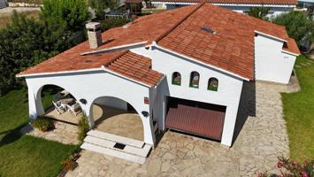 ¡Descubre tu nuevo hogar en Coma-ruga, en la exclusiva urbanización Els Masos! 🌴🏡 photo 0