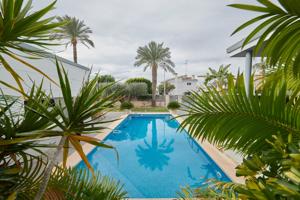Unifamiliar En venta en Ciudad Jardin, Elche photo 0