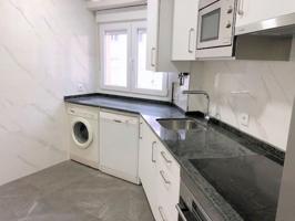 Piso En venta en Avenida De Galicia, Buenavista-Ería-Montecerrao, Oviedo photo 0