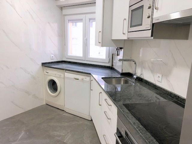 Piso En venta en Avenida De Galicia, Buenavista-Ería-Montecerrao, Oviedo photo 0