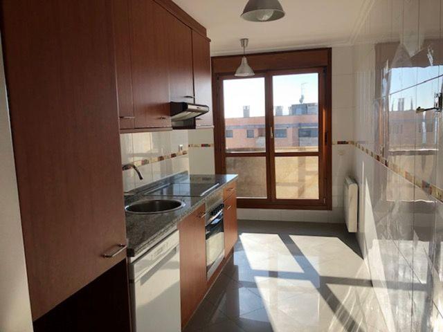 Piso En venta en Cl Ribera De Arriba, Buenavista-Ería-Montecerrao, Oviedo photo 0