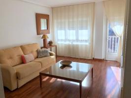 Piso En alquiler en Avenida De Galicia, Buenavista-Ería-Montecerrao, Oviedo photo 0