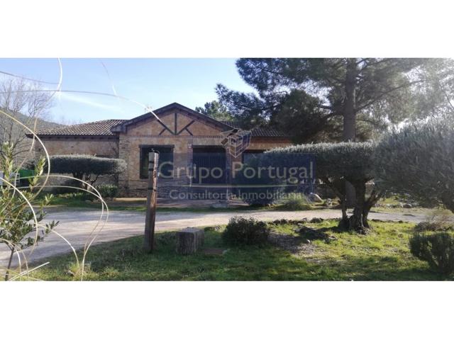 Local En venta en Santa María Del Tiétar photo 0
