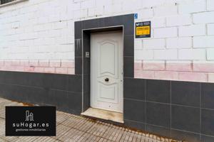 Almacén En alquiler en Estación, Badajoz photo 0
