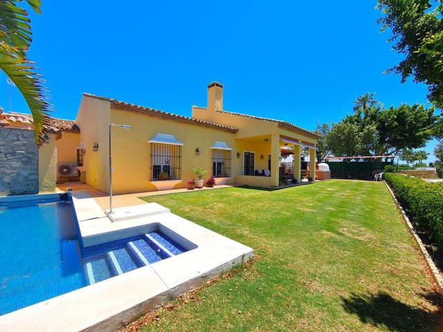 Casa En venta en Urbanización Cármenes Los El Hacho, 53, La Duquesa, Manilva photo 0