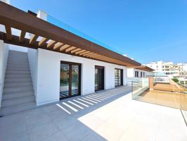 Piso En venta en Calle Eslovenia, 1, Estepona Pueblo, Estepona photo 0