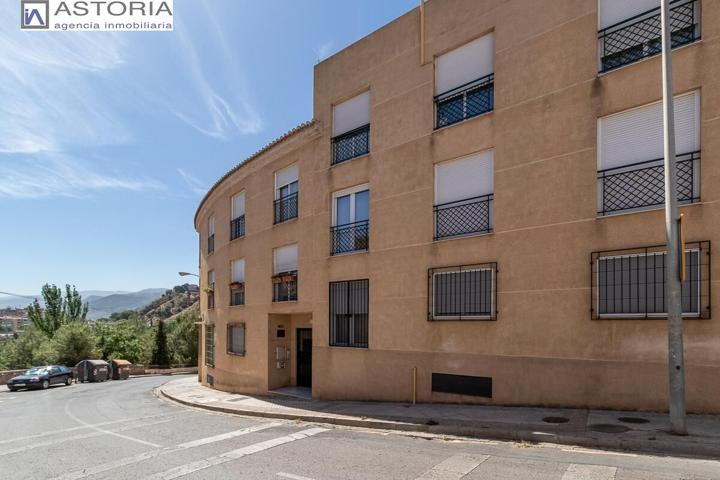¡¡Fantástico piso de 7 habitaciones en Bola de Oro!! photo 0