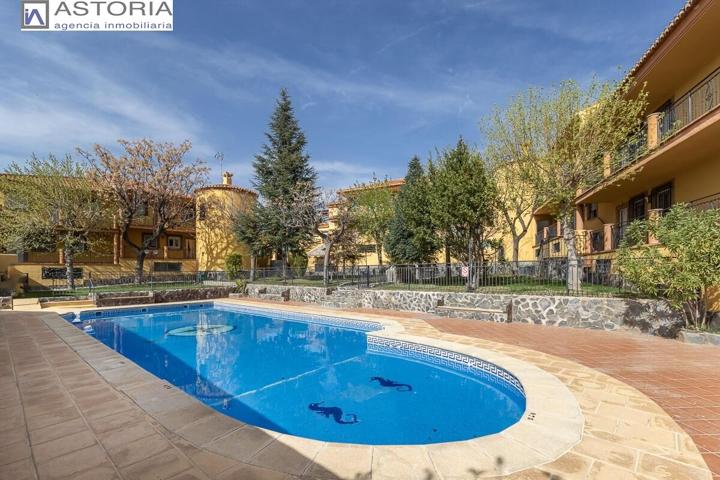 ¡PISAZO CON TERRAZA Y RESIDENCIAL CON PISCINA EN OGIJARES! photo 0