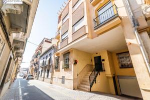 ¡Oportunidad única! Piso en venta con patio y garaje photo 0