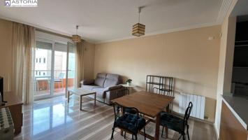 Apartamento amueblado situado en la Plaza Ciudad de los Carmenes (Plaza de Toros) photo 0