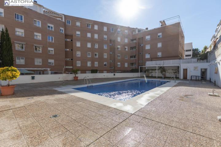 Encantador apartamento con terraza, garaje y piscina en El Serrallo photo 0