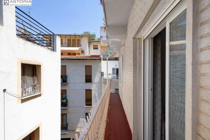 Oportunidad!! Vivienda en planta alta, exterior, frente al Corte Ingles. photo 0