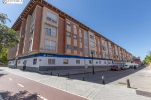 ¡OPORTUNIDAD! Pisazo en Avenida de Andalucía – Frente a Parque Almunia – photo 0