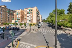 Local + vivienda en Avda. Cadiz photo 0