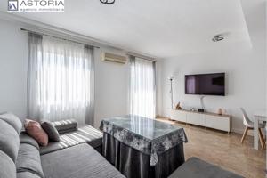 ¡Tu casa ideal te espera en Los Ogíjares! Tranquilidad, vistas y espacio para toda la familia photo 0