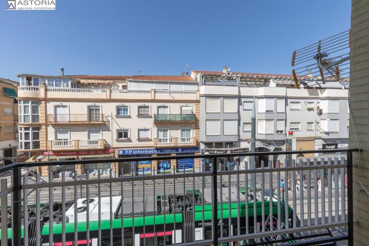 Estupendo piso en Maracena junto al metro photo 0