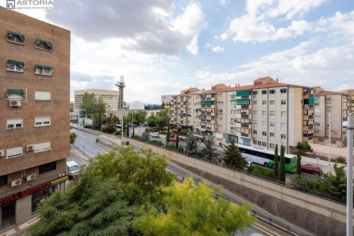 Magnifica vivienda junto al Camino de Ronda y Frente al Parque de las Ciencias, para reformar a su gusto. photo 0