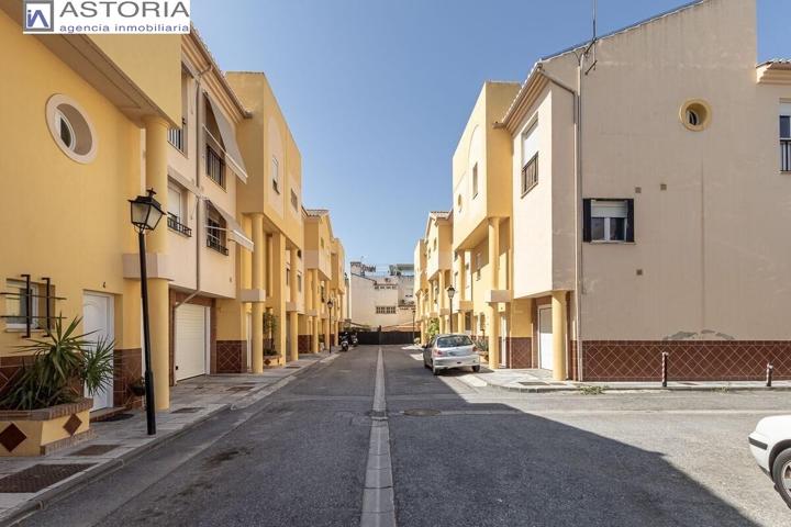 ¡Tu casa ideal te espera en Los Ogíjares! Tranquilidad, vistas y espacio para toda la familia photo 0