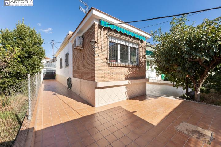 Casa en Cajar de una planta photo 0