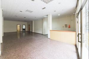 LOCAL COMERCIAL DE 330 M2 EN LA MEJOR UBICACIÓN DE LLIRIA JUNTO A MERCADONA Y CONSUM photo 0