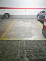 PLAZA DE GARAJE EN RUZAFA PARA COCHE MEDIANO photo 0
